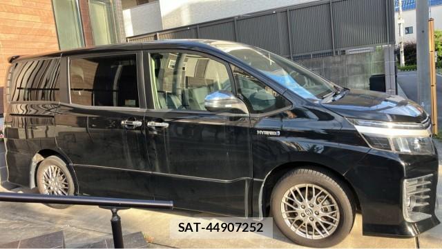 Toyota VOXY 2016-12 8281724-3
