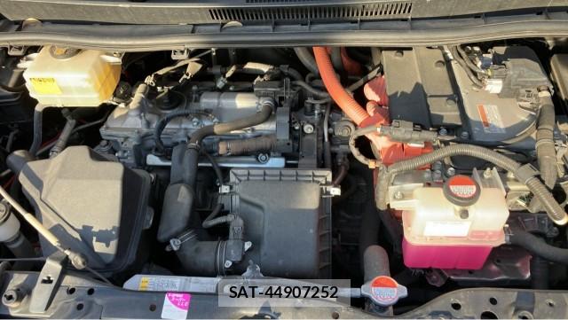 Toyota VOXY 2016-12 8281724-7