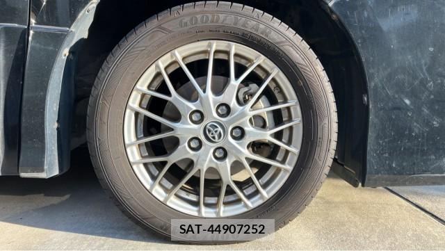 Toyota VOXY 2016-12 8281724-8