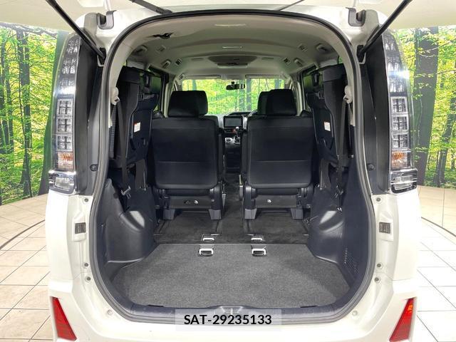 Toyota VOXY 2015-01 8281778-10