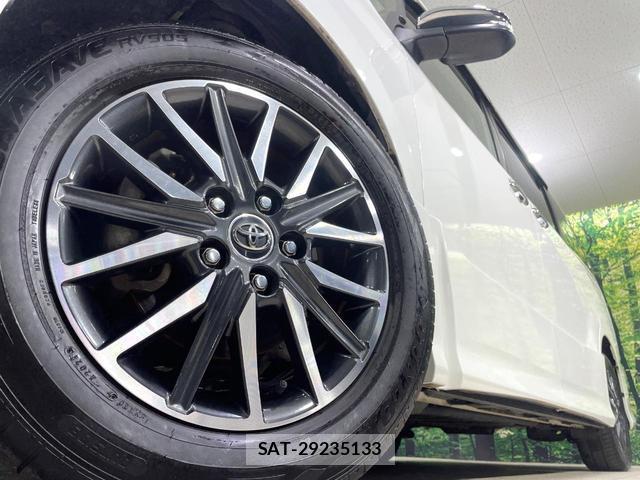 Toyota VOXY 2015-01 8281778-13