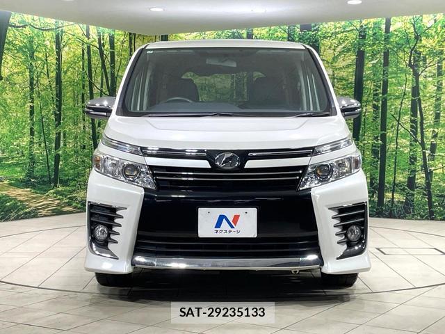 Toyota VOXY 2015-01 8281778-14