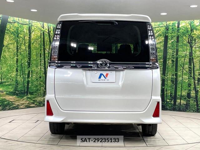 Toyota VOXY 2015-01 8281778-15