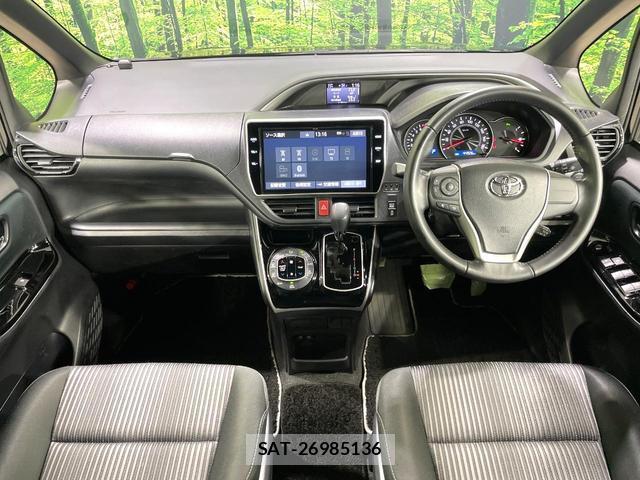 Toyota VOXY 2019-01 8281779-1