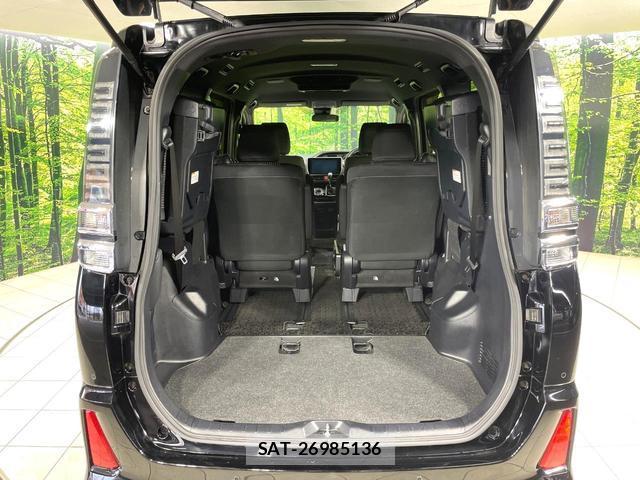 Toyota VOXY 2019-01 8281779-10
