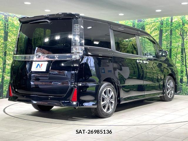 Toyota VOXY 2019-01 8281779-16