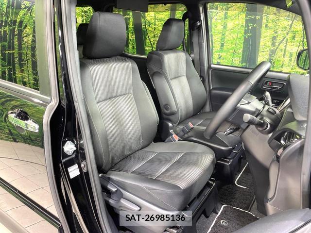 Toyota VOXY 2019-01 8281779-7