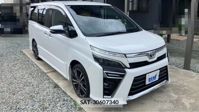 Toyota VOXY 2020-07 8281805-11