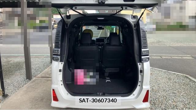 Toyota VOXY 2020-07 8281805-17