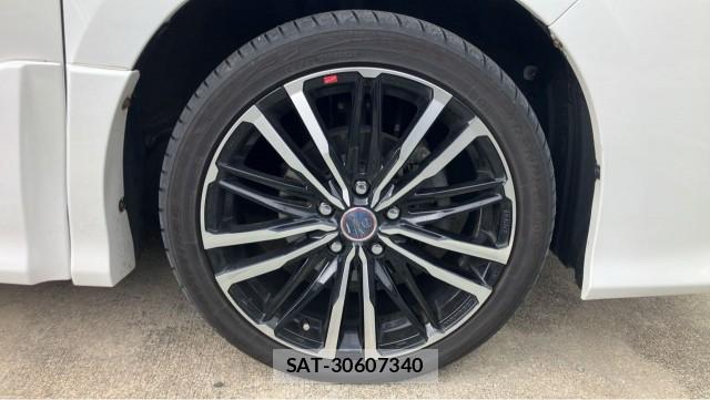 Toyota VOXY 2020-07 8281805-8