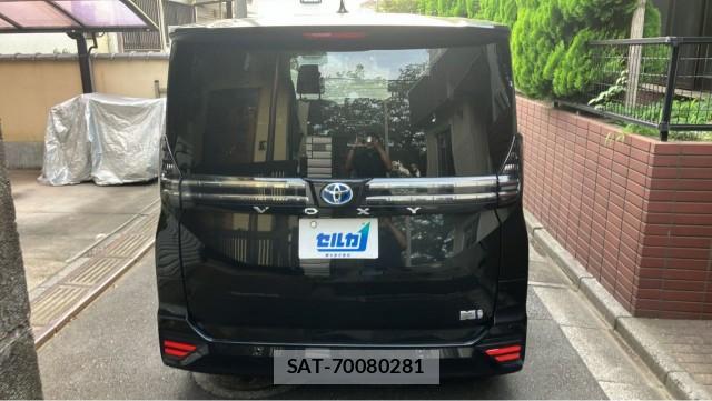 Toyota VOXY 2022-12 8281815-1