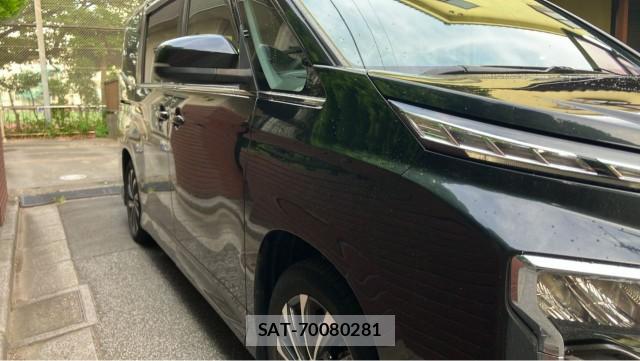 Toyota VOXY 2022-12 8281815-10