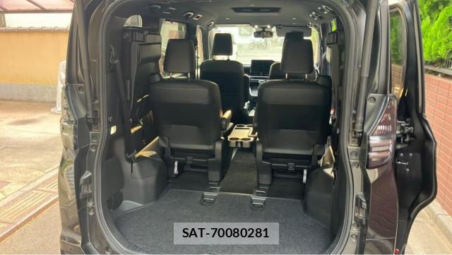 Toyota VOXY 2022-12 8281815-17