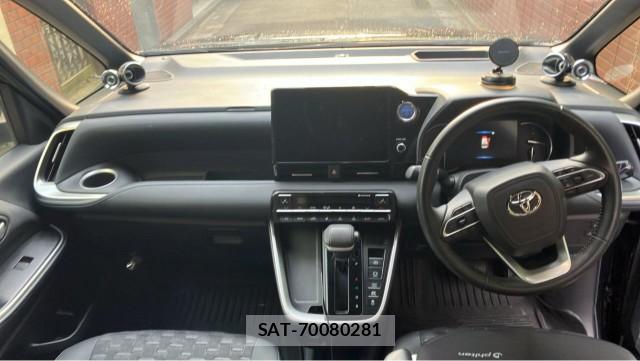 Toyota VOXY 2022-12 8281815-2