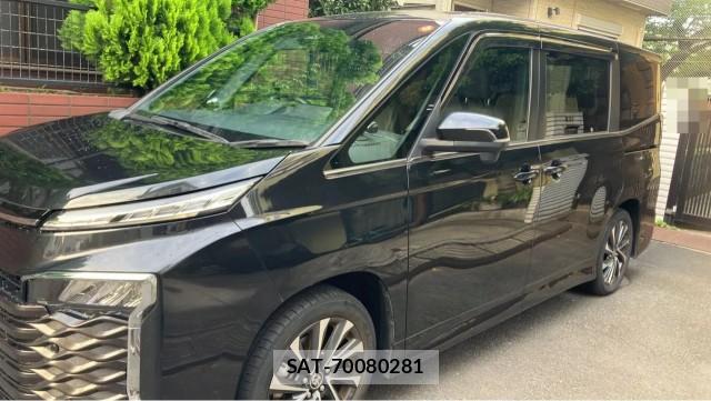 Toyota VOXY 2022-12 8281815-3