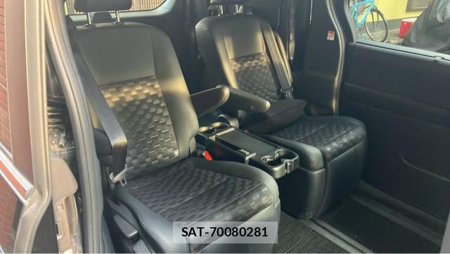 Toyota VOXY 2022-12 8281815-6