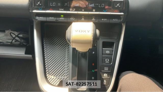 Toyota VOXY 2025-07 8281837-14