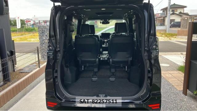 Toyota VOXY 2025-07 8281837-17