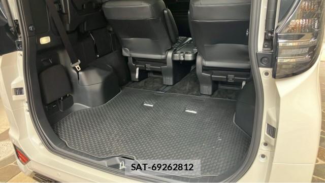 Toyota VOXY 2025-03 8281869-17