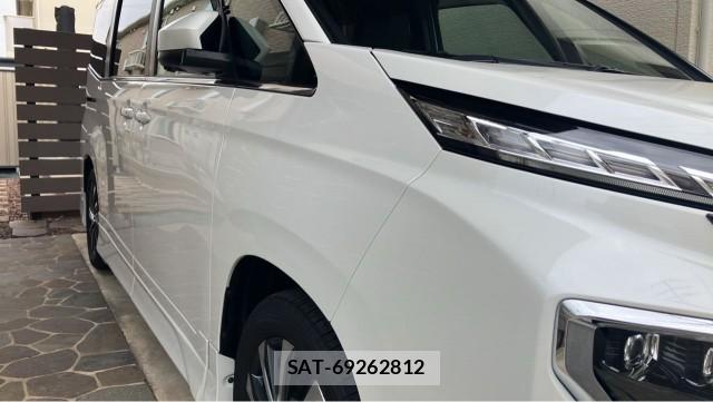 Toyota VOXY 2025-03 8281869-3