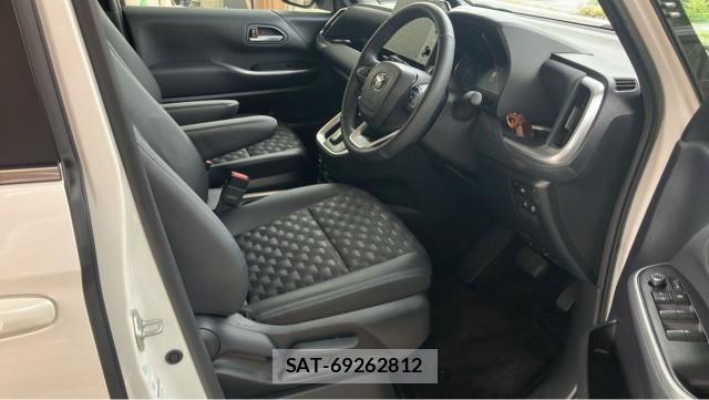 Toyota VOXY 2025-03 8281869-5