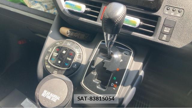 Toyota VOXY 2015-04 8281879-14