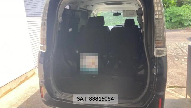 Toyota VOXY 2015-04 8281879-17