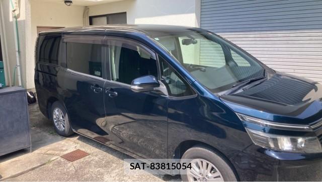 Toyota VOXY 2015-04 8281879-3