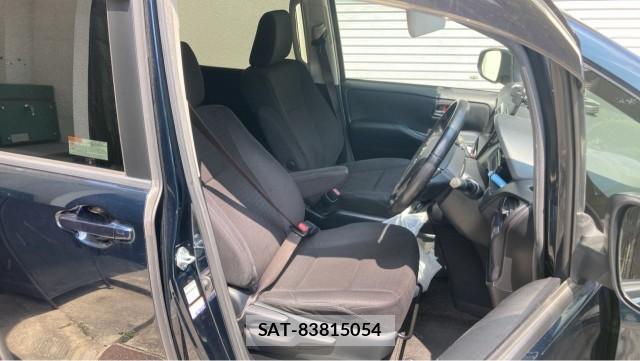 Toyota VOXY 2015-04 8281879-5