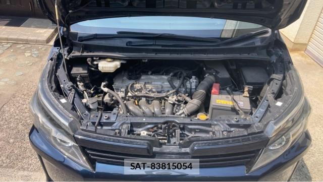 Toyota VOXY 2015-04 8281879-7