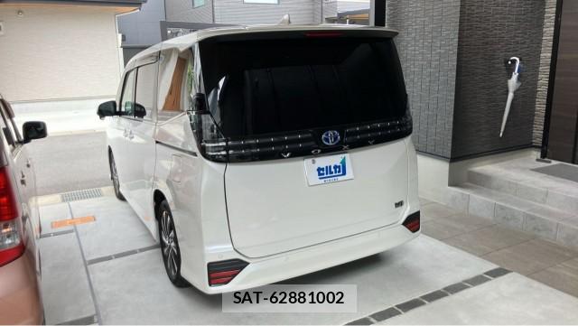 Toyota VOXY 2025-04 8281908-13