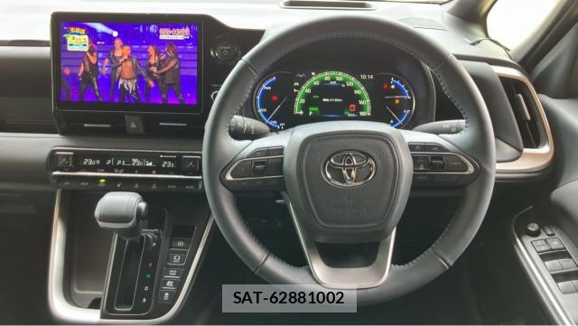 Toyota VOXY 2025-04 8281908-16