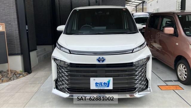 Toyota VOXY 2025-04 8281908-9