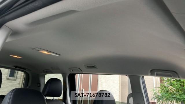 Toyota VOXY 2013-08 8281915-15