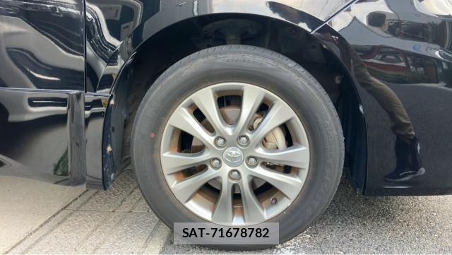 Toyota VOXY 2013-08 8281915-8