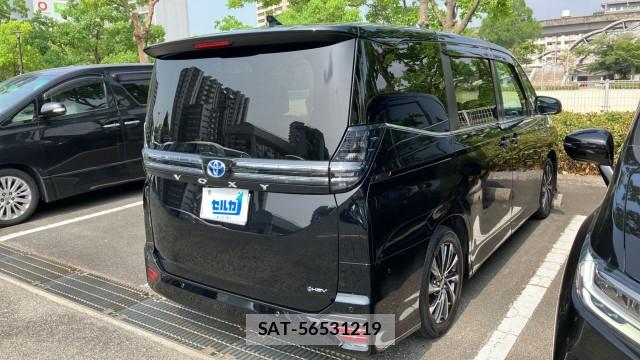 Toyota VOXY 2026-02 8281945-12
