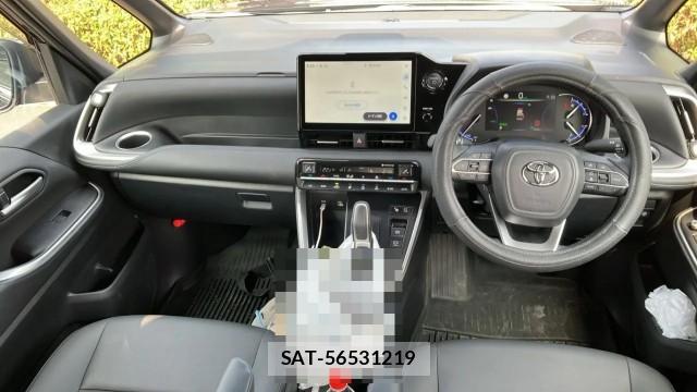 Toyota VOXY 2026-02 8281945-2