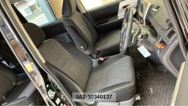 Toyota VOXY 2010-07 8281964-5