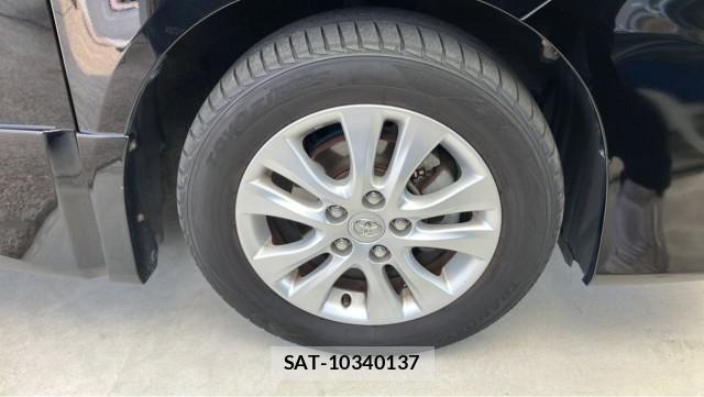 Toyota VOXY 2010-07 8281964-8