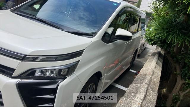 Toyota VOXY 2017-09 8282107-10