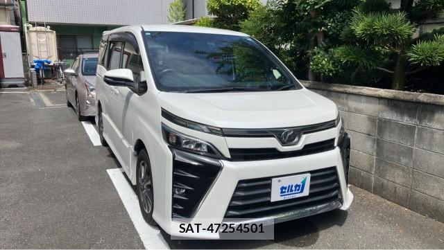 Toyota VOXY 2017-09 8282107-11