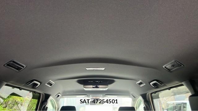 Toyota VOXY 2017-09 8282107-15