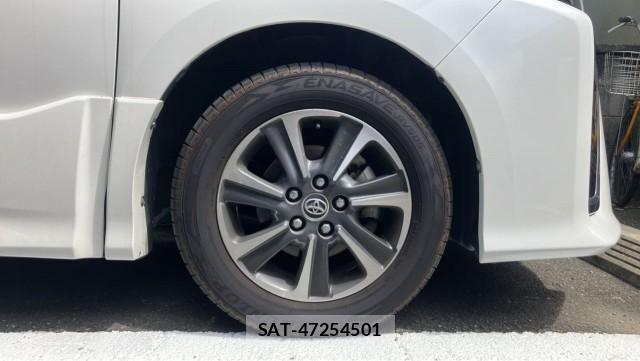 Toyota VOXY 2017-09 8282107-8