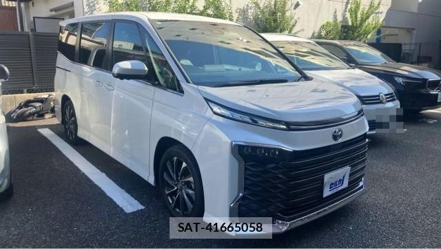 Toyota VOXY 2024-04 8282157-11