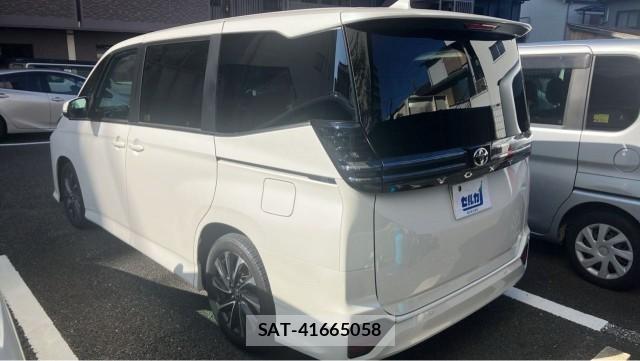 Toyota VOXY 2024-04 8282157-13