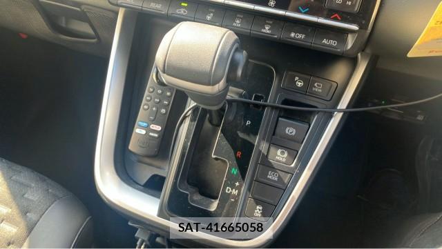 Toyota VOXY 2024-04 8282157-14