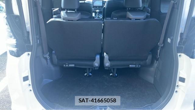 Toyota VOXY 2024-04 8282157-17