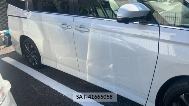Toyota VOXY 2024-04 8282157-3