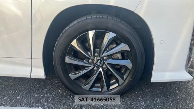 Toyota VOXY 2024-04 8282157-8