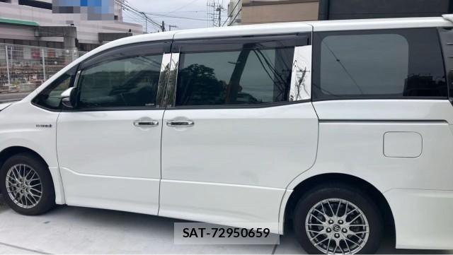 Toyota VOXY 2016-02 8282265-10